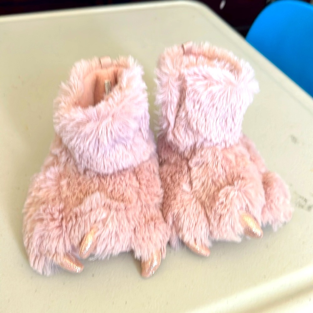 Charters Girls Slippers